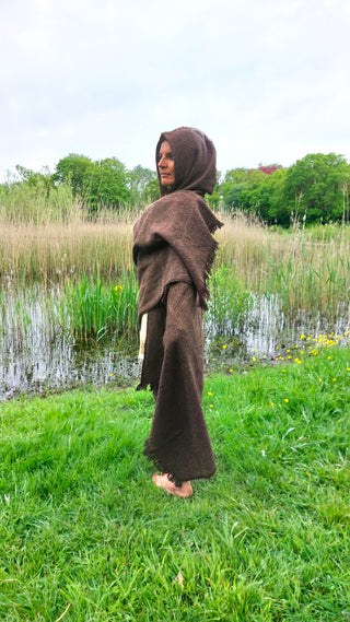 Taavi Hooded Shawl Aarde