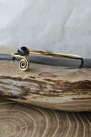 Spiral Drop armband van messing