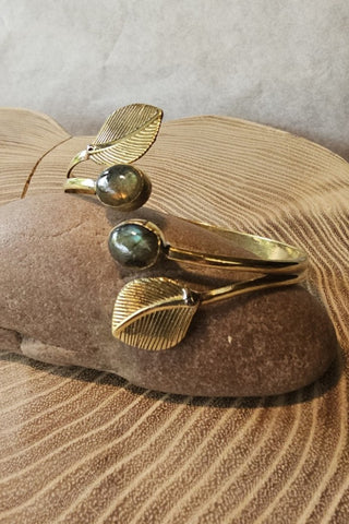 Leaves and Gems Armband Messing