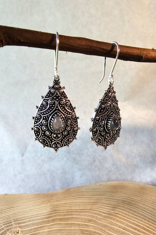 Flower Drops oorbellen verzilverd Messing