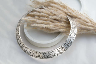 Flower Choker van verzilverd messing