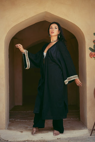 Ishtar Vest Zwart